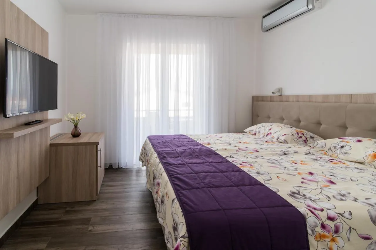 Guest house Apartments & Rooms Lavanda Malinska