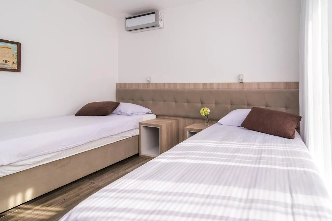 Guest house Apartments & Rooms Lavanda Malinska